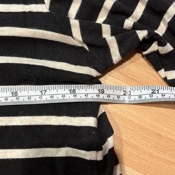 Moonstone, flowy top, striped, medium - Picture 5 of 6